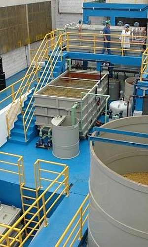Tratamento de água e efluentes industriais Tratamento de água e efluentes industriais